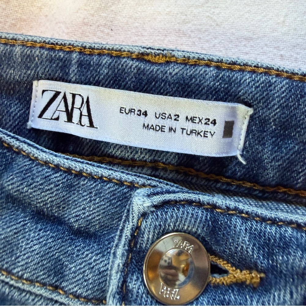 Zara High Rise Straight‎ Leg Jeans Women's Size 2 Medium Wash - Picture 2 of 14